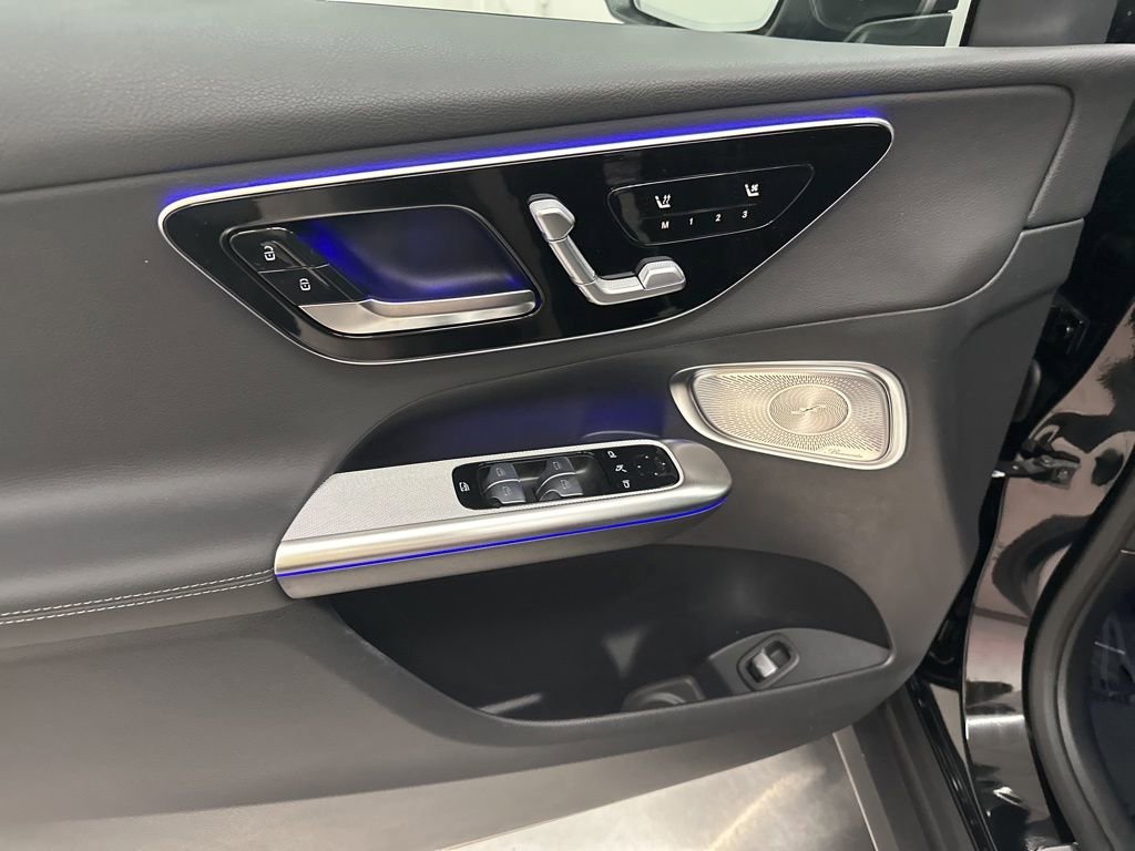 New 2026 Black Mercedes-Benz GLC 300 image 43