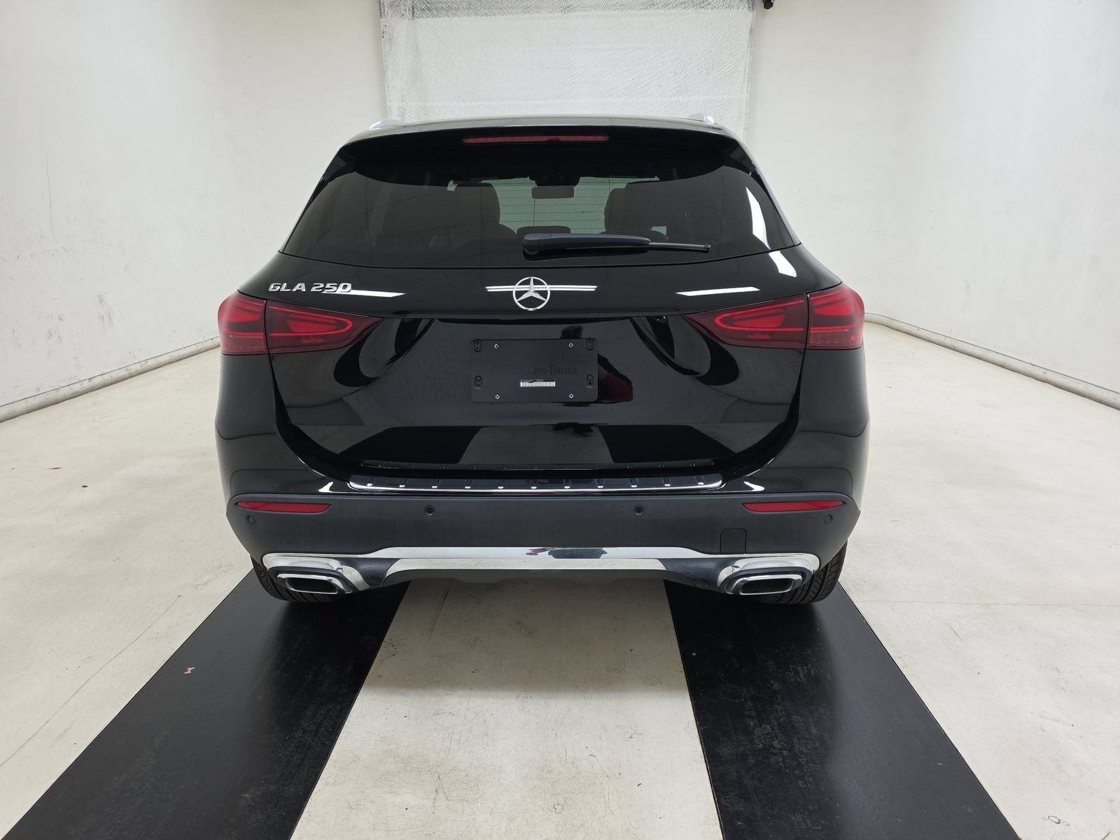 Certified Used 2025 Black Mercedes-Benz GLA 250 image 10