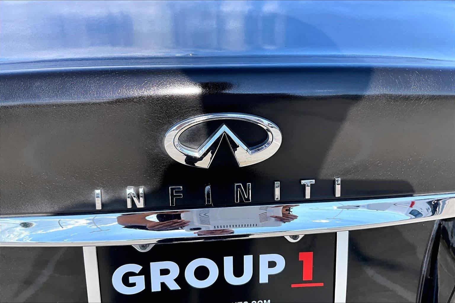 Used 2012 Malbec Black INFINITI  image 9