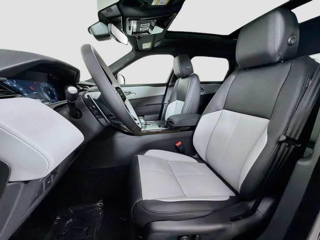 New 2026 Santorini Black Land Rover S image 22