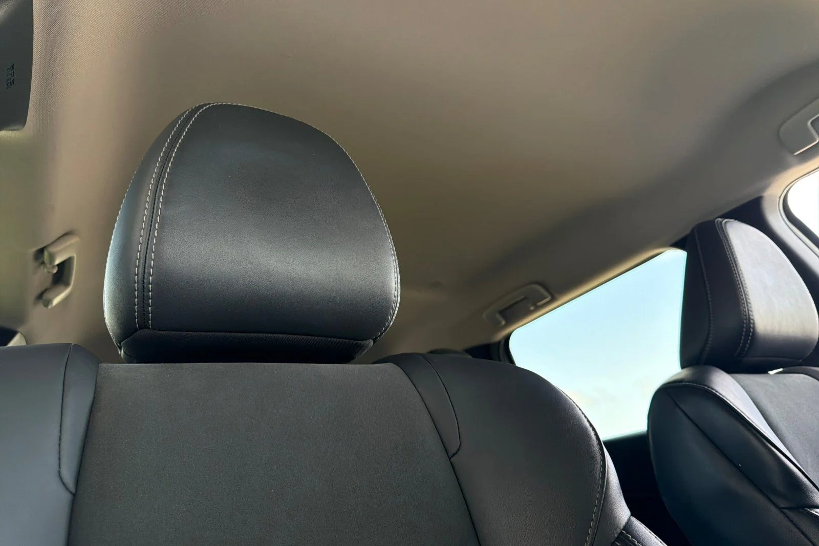 Used 2024  Mitsubishi SE image 20
