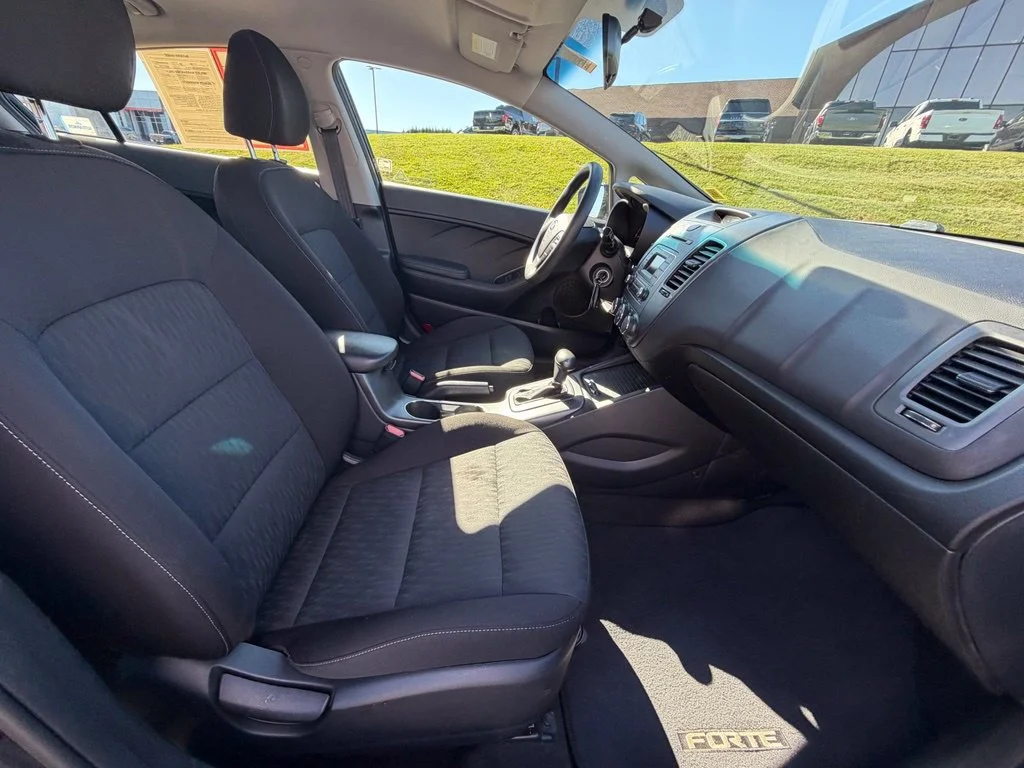 Used 2016 Black Kia LX image 29
