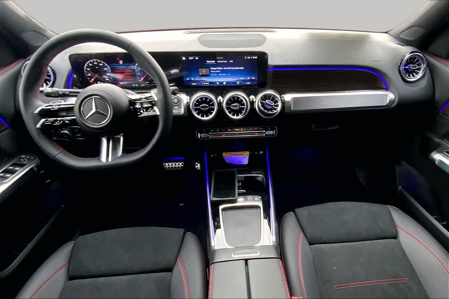 New 2026 MANUFAKTUR Patagonia Red Metallic Mercedes-Benz GLB 250 image 5