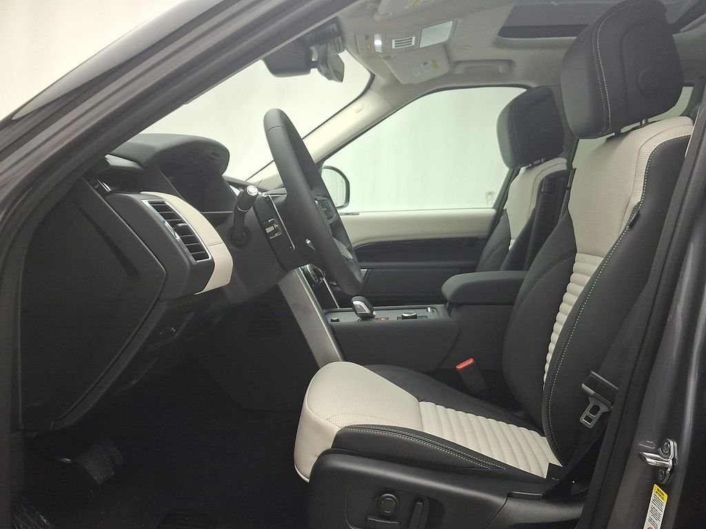 New 2026 Eiger Grey Land Rover S image 10