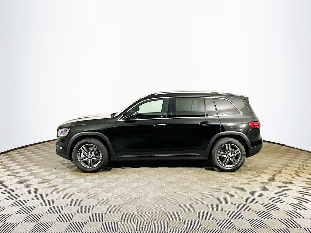 New 2026 Night Black Mercedes-Benz GLB 250 image 3