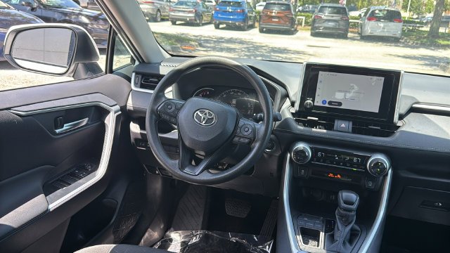 Used 2025 Ice Toyota XLE image 14