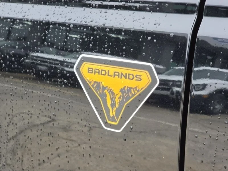 Used 2025 Shadow Black Ford Badlands image 7
