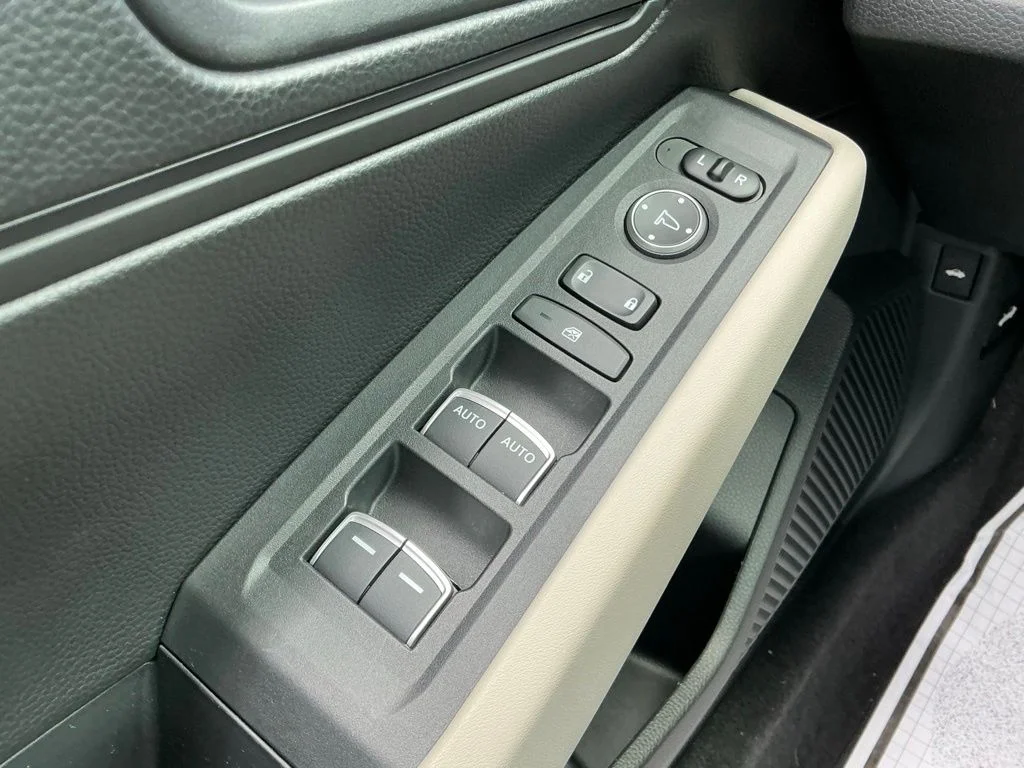 Used 2023  Honda LX image 43