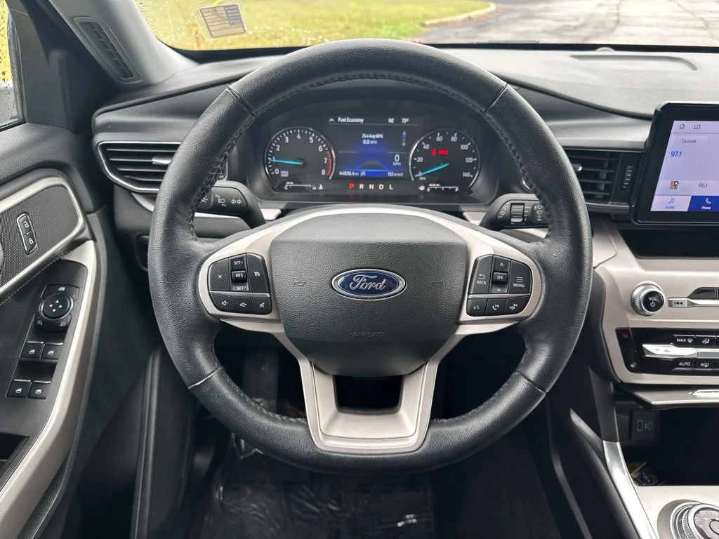Used 2023 Red Metallic Ford XLT image 17