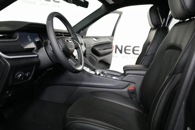 2025 Jeep Grand Cherokee Altitude - Photo 16