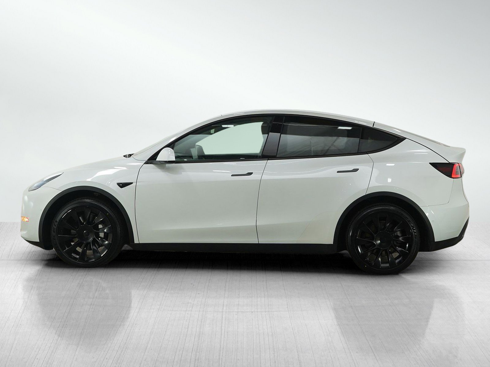 Used 2022 Tesla Model Y Long Range with VIN 7SAYGAEE7NF416499 for sale in Burnsville, MN