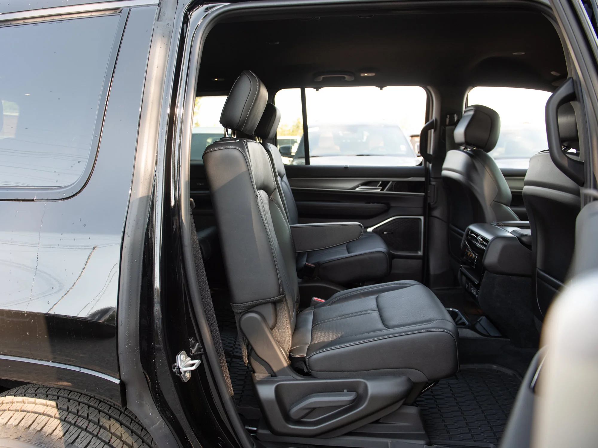 New 2026 Black Jeep Limited Altitude* image 31