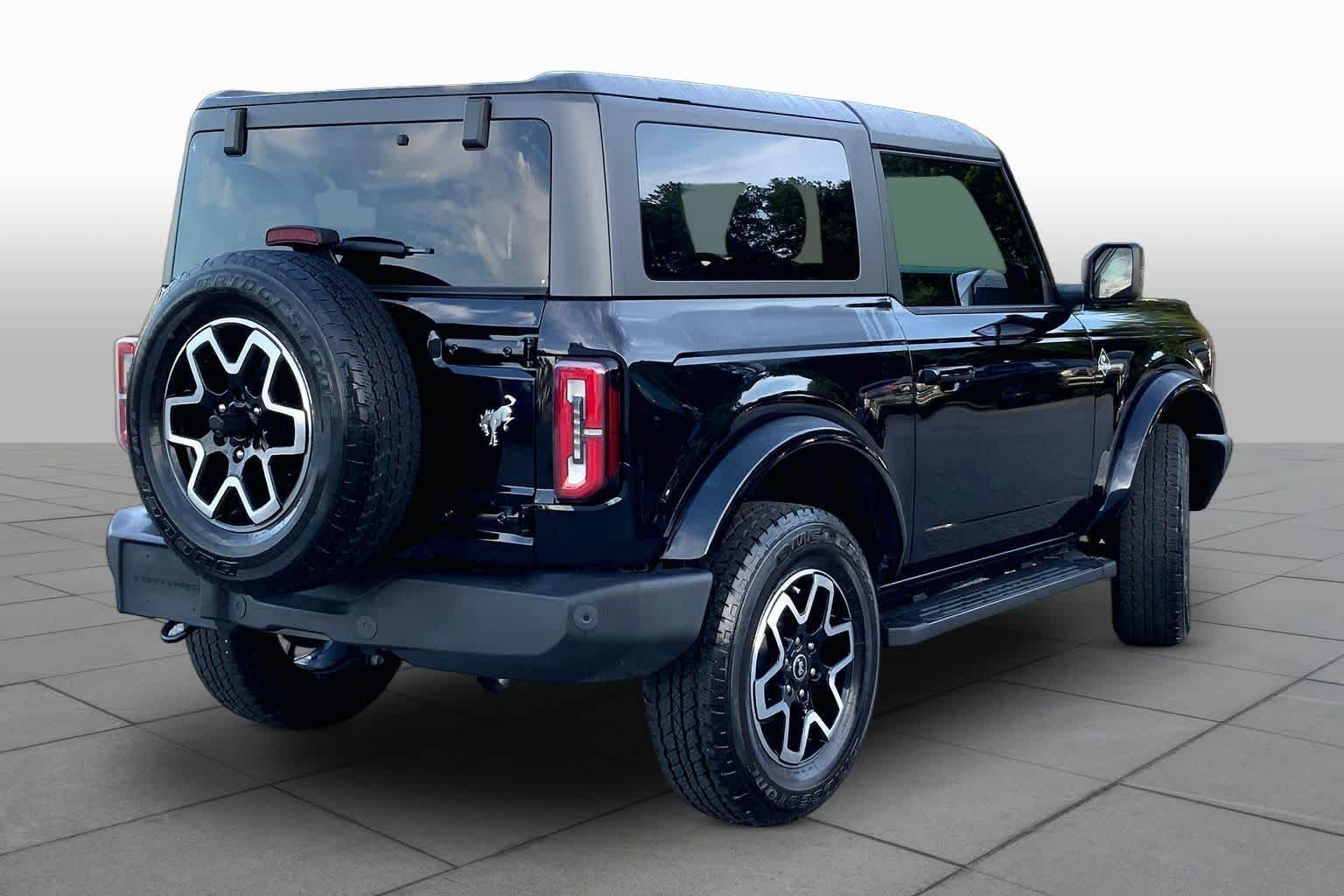 Used 2022 Shadow Black Ford Outer Banks image 12