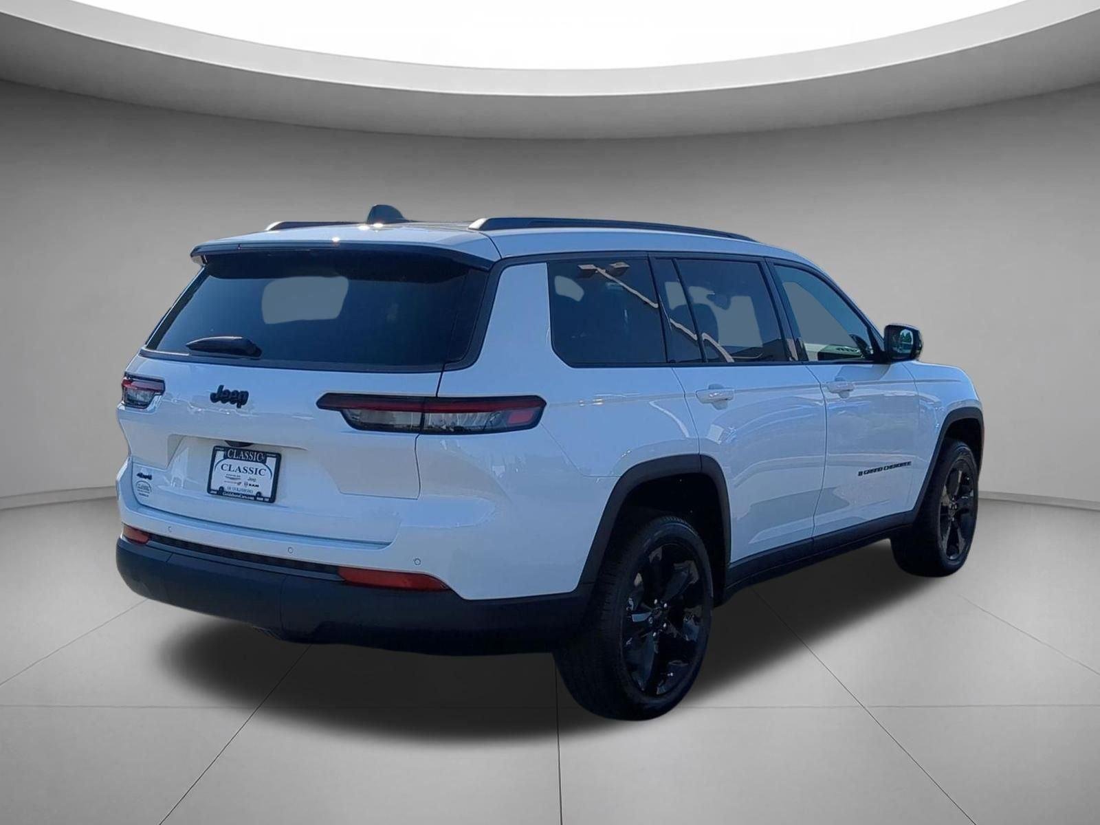 New 2026 Bright White Clear-Coat Exterior Paint Jeep Limited image 5