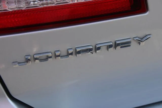 Used 2012 Silver Dodge SXT image 10