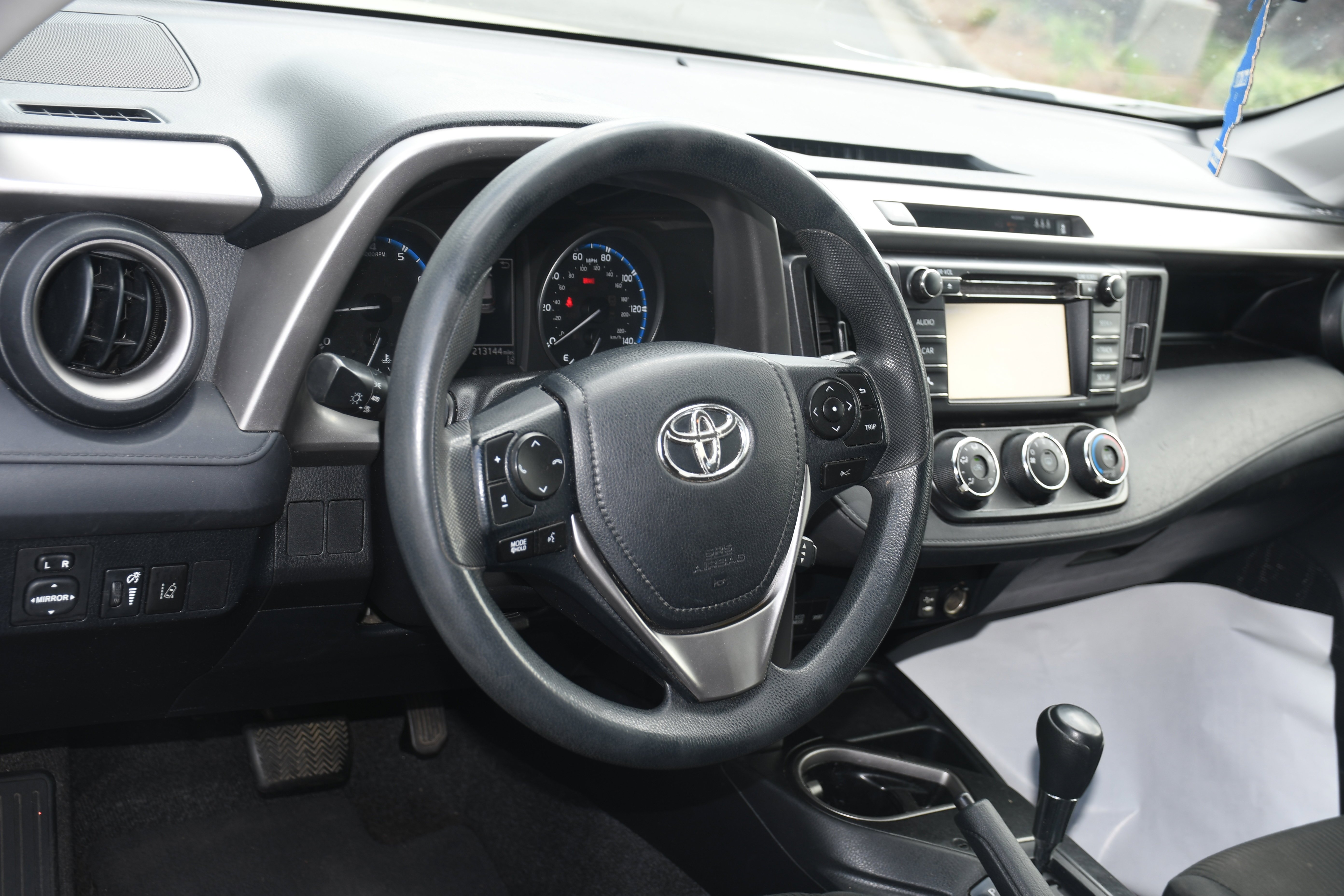 Used 2017 White Toyota LE image 7