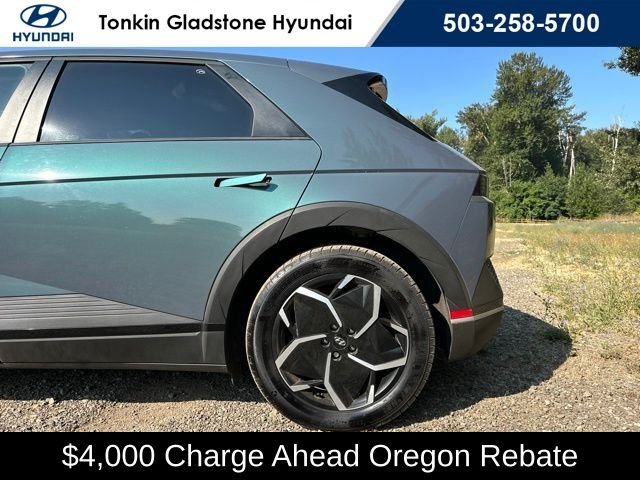 Certified Used 2024 Teal Hyundai SE image 33