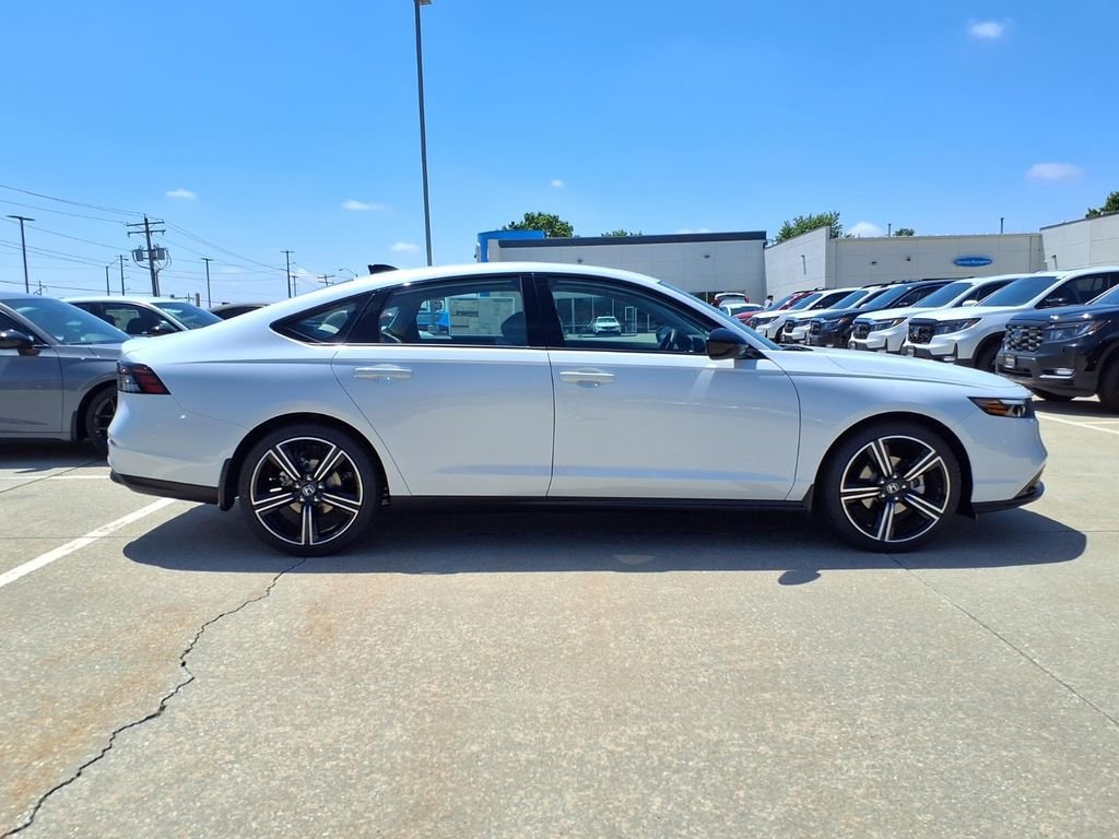 New 2026 Platinum White Pearl Honda SE image 18