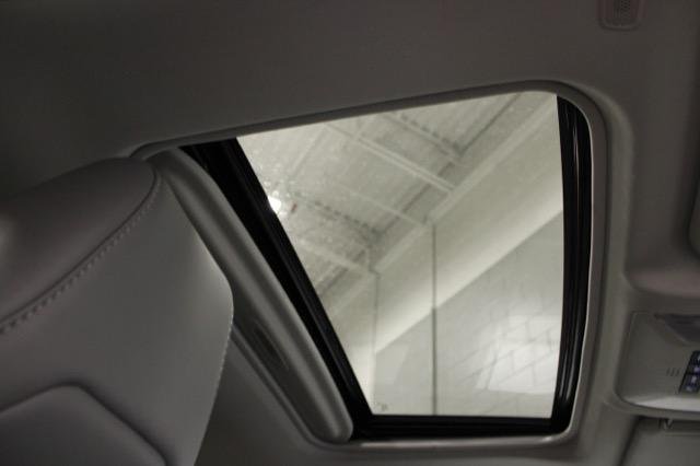 Certified Used 2024 WIND CHILL PEARL Toyota  image 21