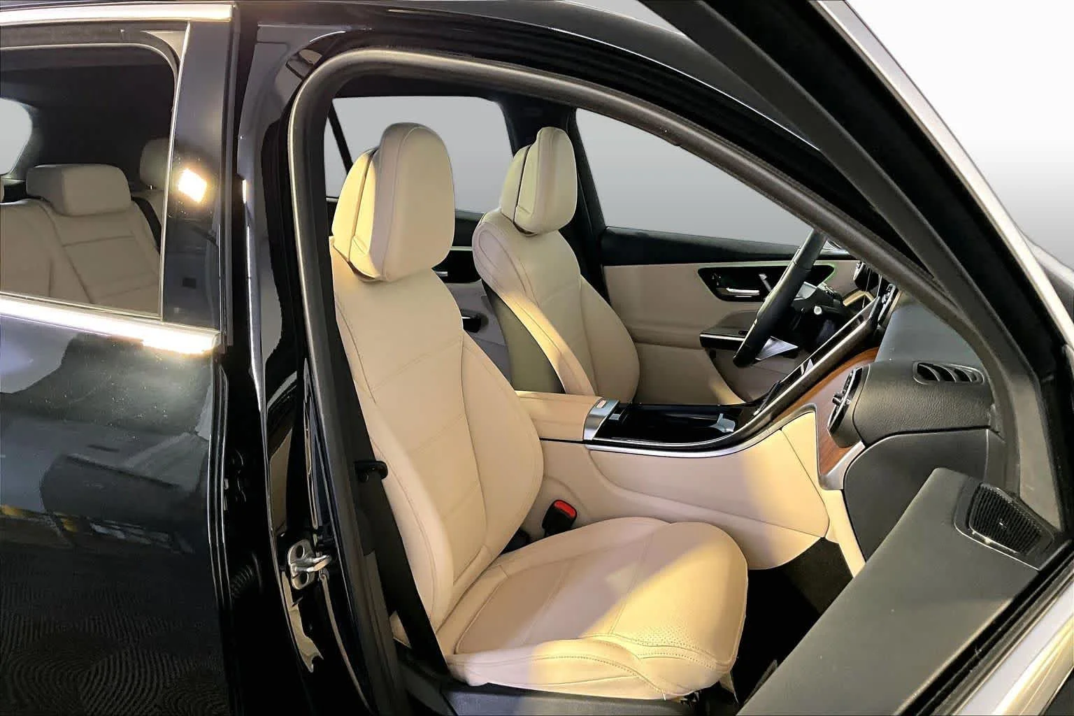 Certified Pre-Owned 2026 Mercedes-Benz GLC 300