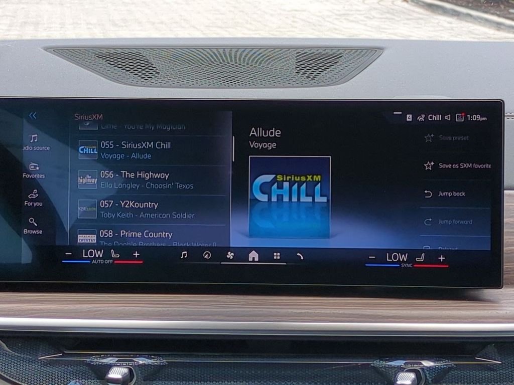 New 2026 Alpine White BMW sDrive40i image 18