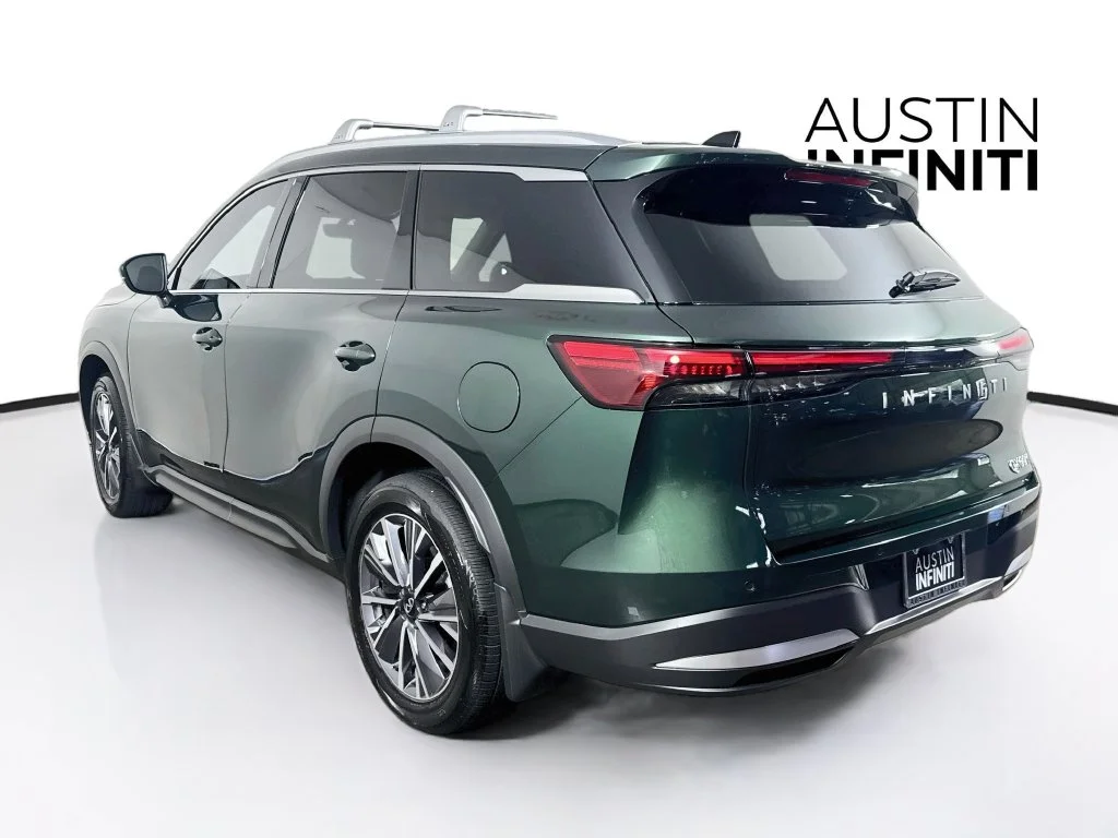 Certified Used 2027 Green INFINITI LUXE image 7
