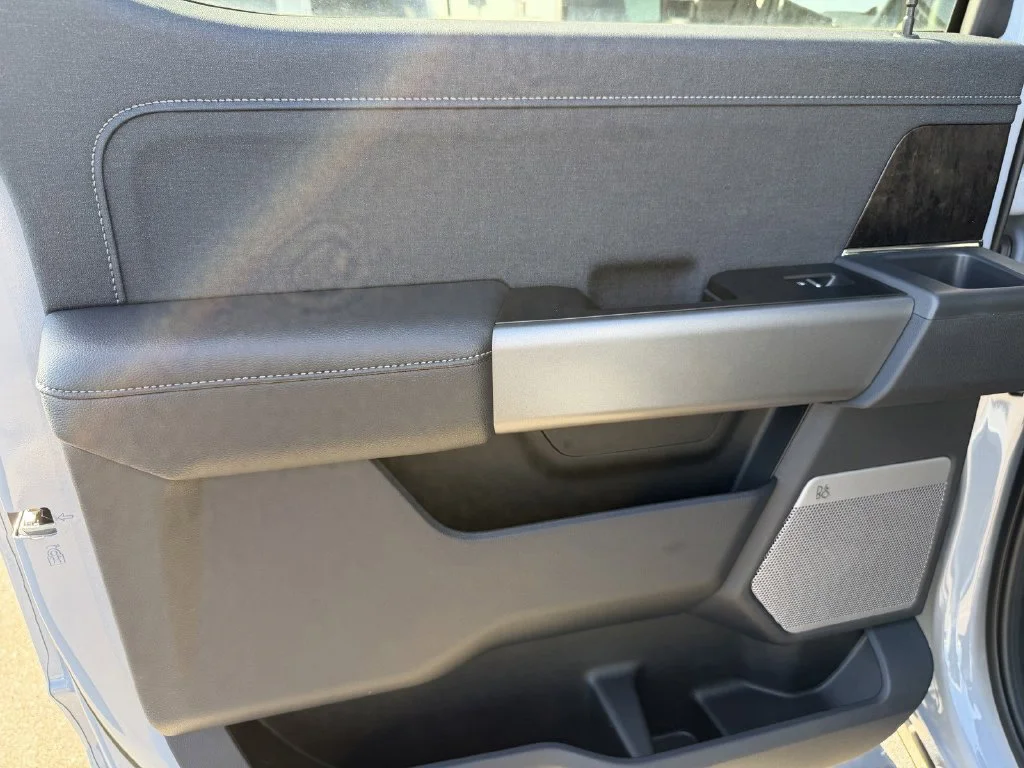 New 2026 Glacier Gray Metallic Tri-Coat Ford F-250® Lariat® image 17
