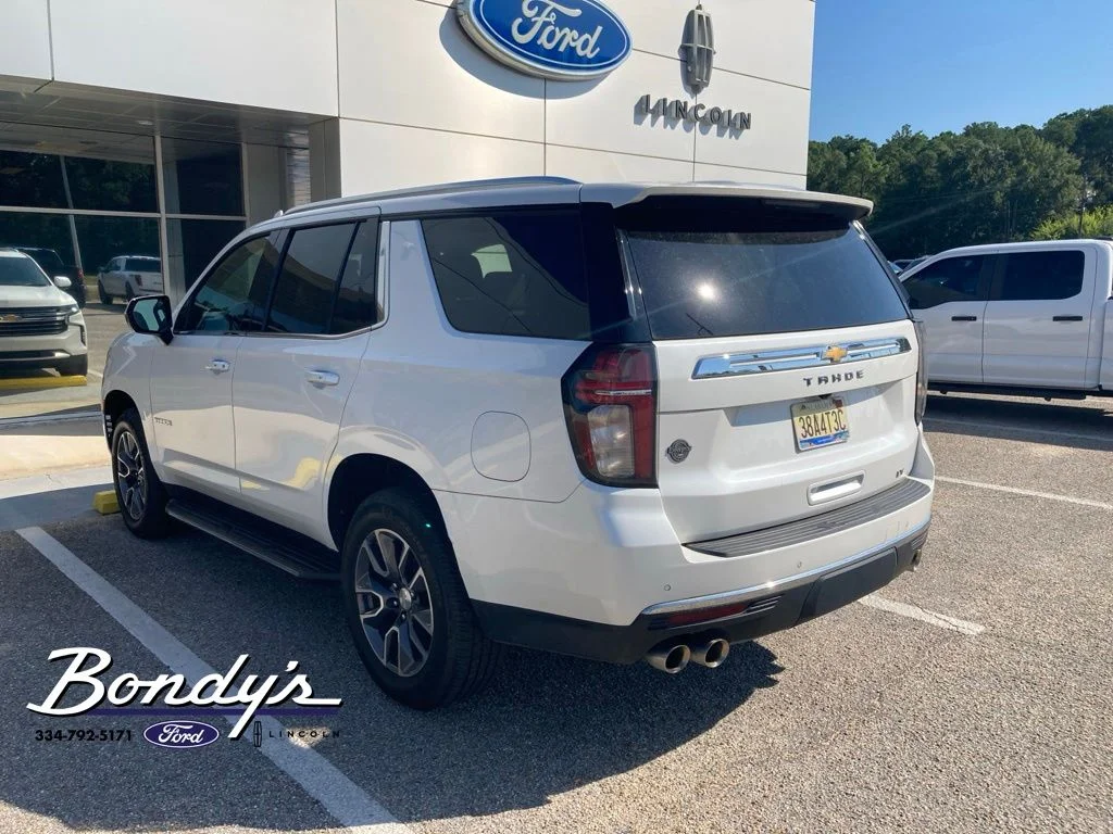 Used 2021 Pearl Chevrolet LT image 3