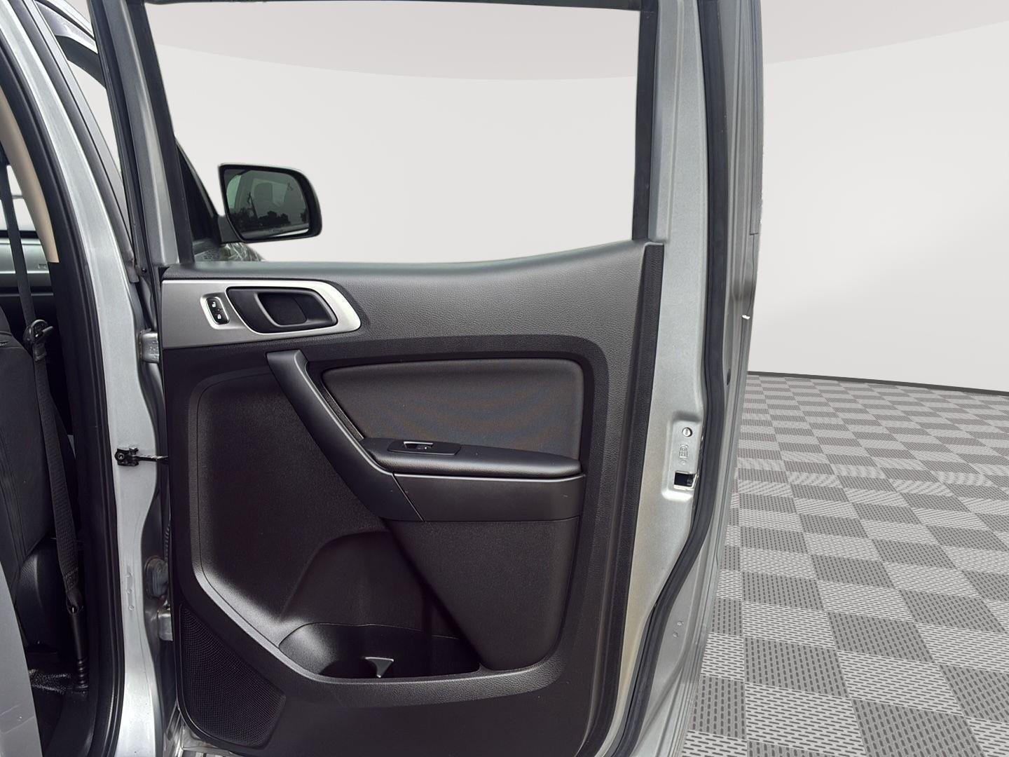 Used 2021 Iconic Silver Ford XL image 16