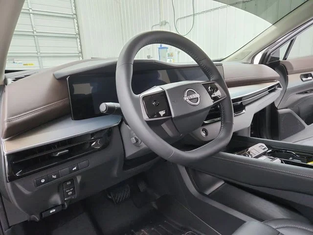 Used 2026 Gray Nissan Platinum image 18