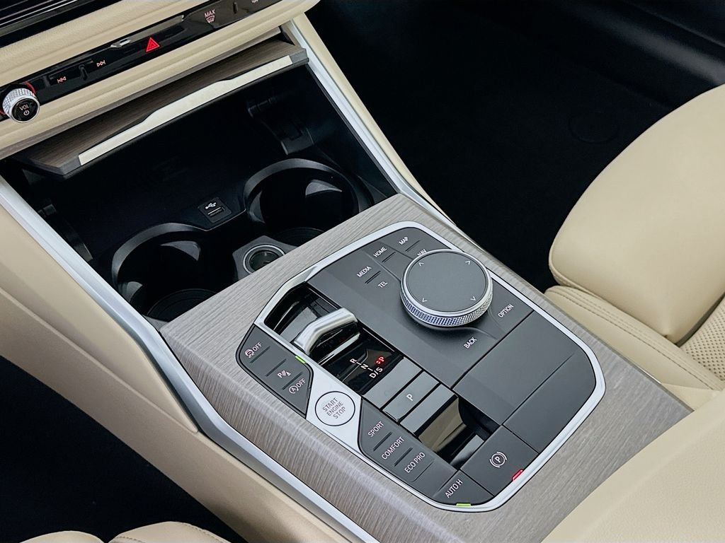 2025 BMW 3 Series 330i - Photo 17