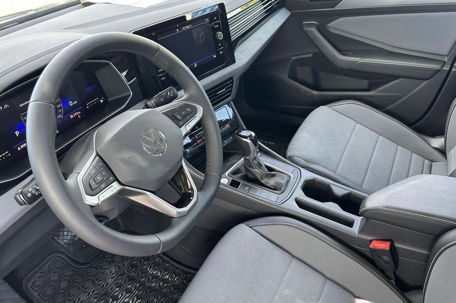 New 2026 Deep Black Pearl Volkswagen SE image 10