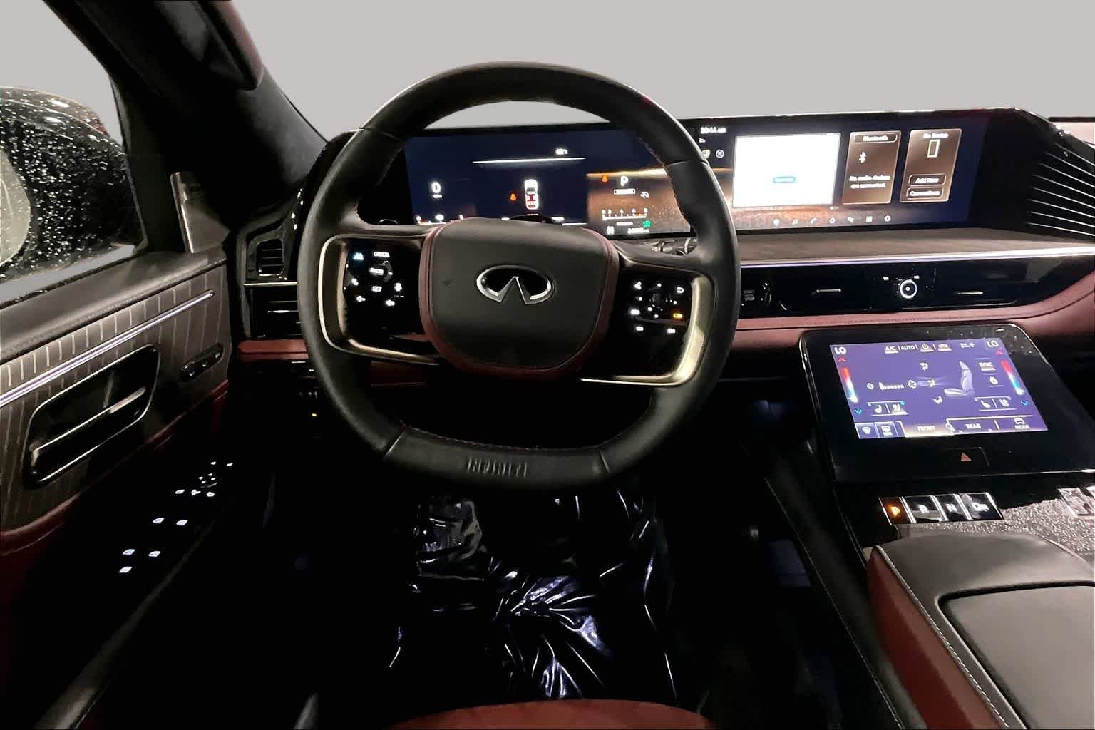Used 2025 Dynamic Metal/Black Obsidian INFINITI AUTOGRAPH image 6