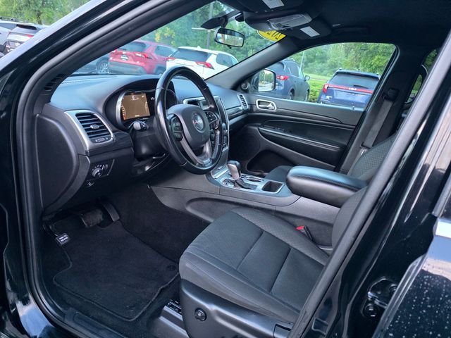 Used 2021 Diamond Black Jeep Laredo E image 14