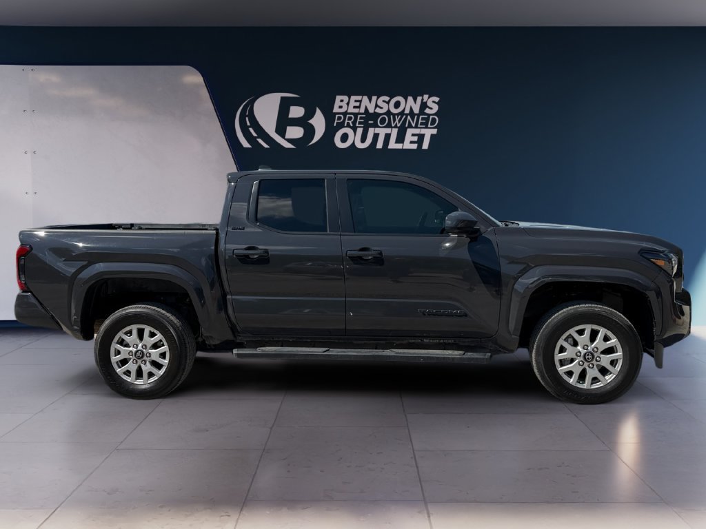 Used 2024  Toyota SR5 image 6