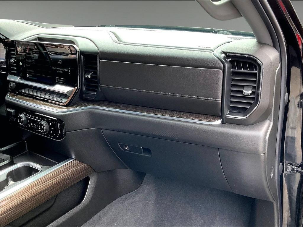 Used 2022 Black Chevrolet RST image 13
