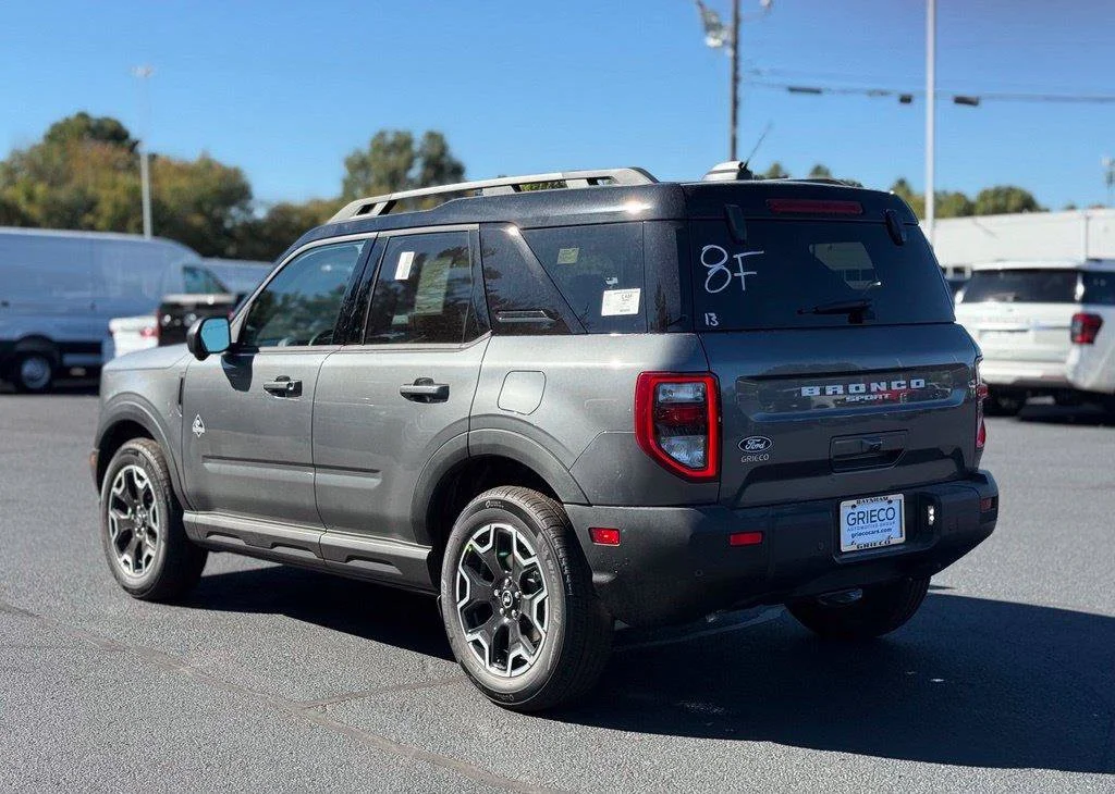 New 2026 Gray Ford Outer Banks image 8