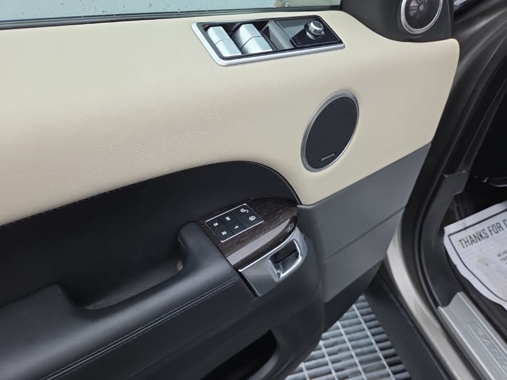 Used 2020 Silicon Silver Premium Metallic Land Rover HSE image 10