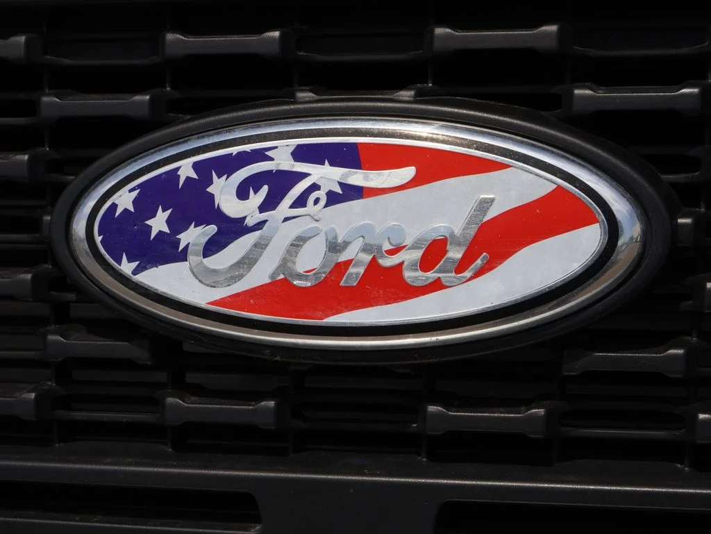 Used 2023 Silver Ford XLT image 10