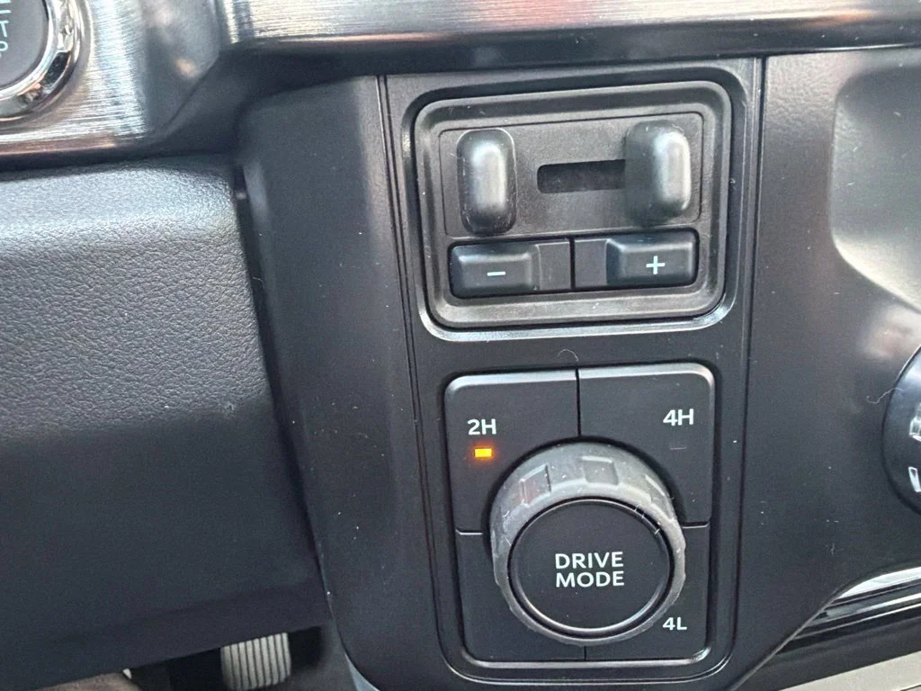 New 2027 Agate Black Metallic Ford F-350® Lariat® image 21