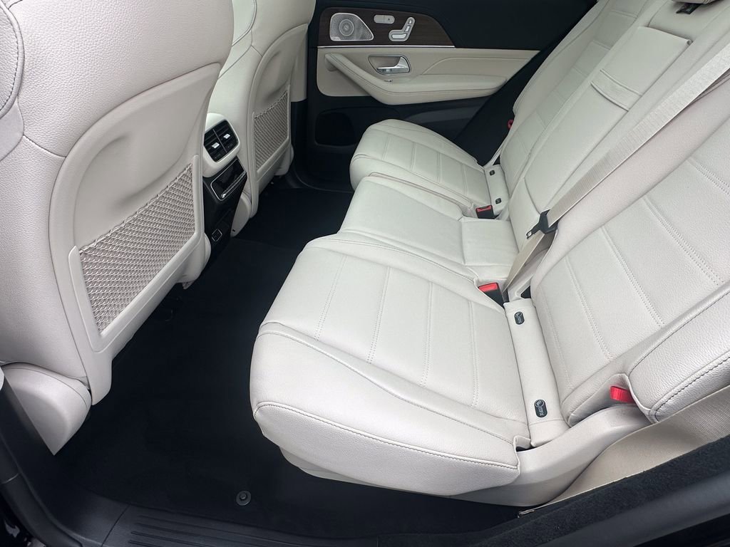 New 2026 Obsidian Black Metallic Mercedes-Benz GLE 580 image 24