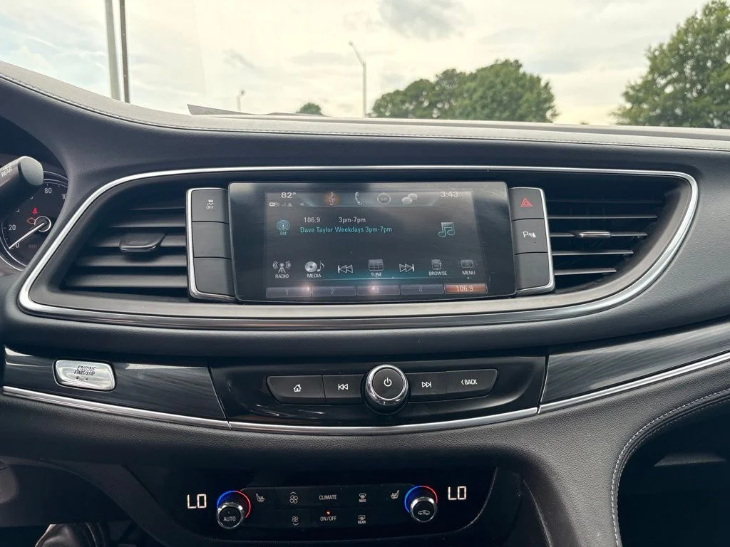 Used 2019 Silver Buick Essence image 18