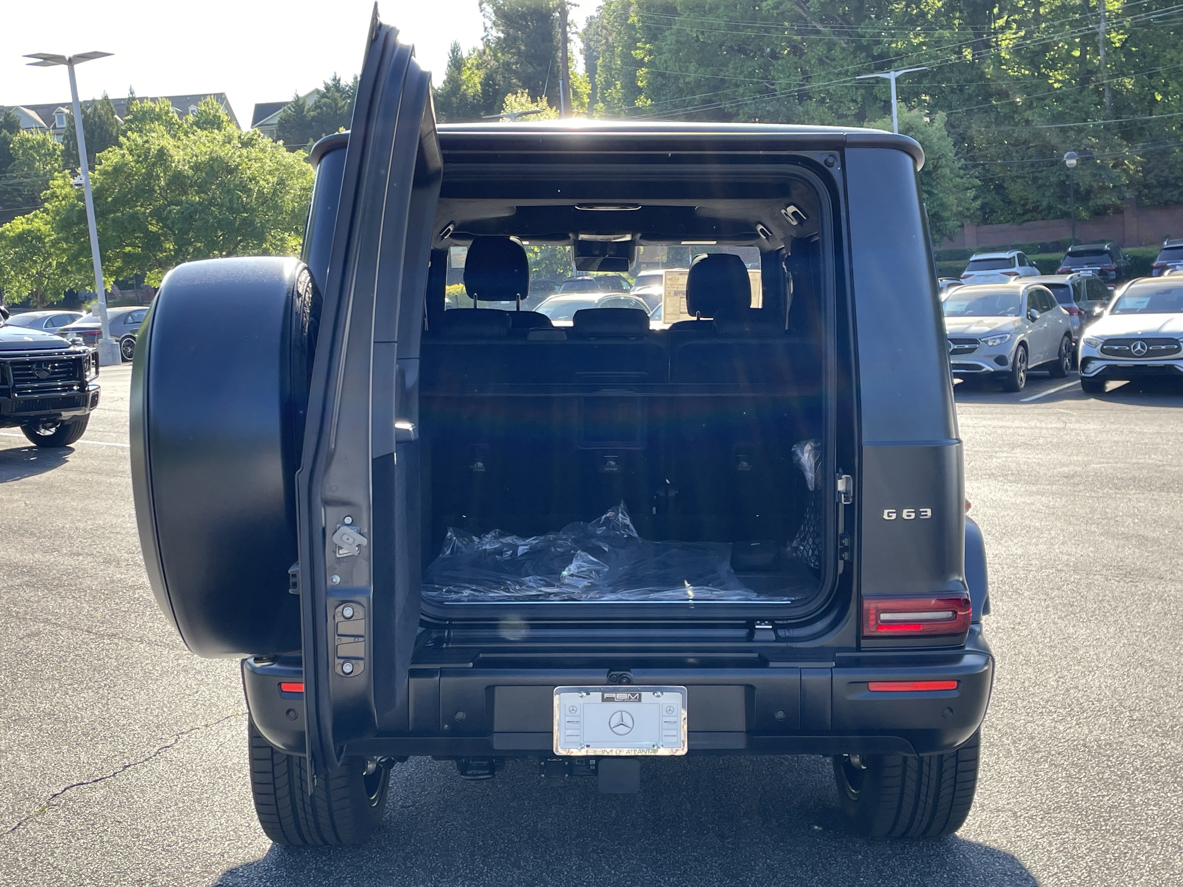 New 2026 MANUFAKTUR Night Black Magno Mercedes-Benz AMG® G 63 SUV image 8