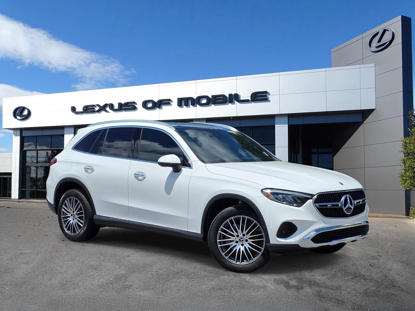 2025 Mercedes-Benz GLC GLC 300 4MATIC's photo