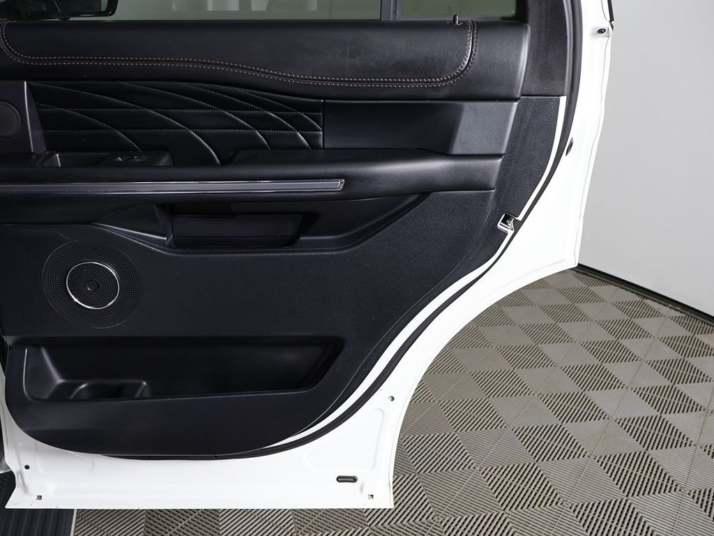 Used 2020 White Ford Platinum image 27