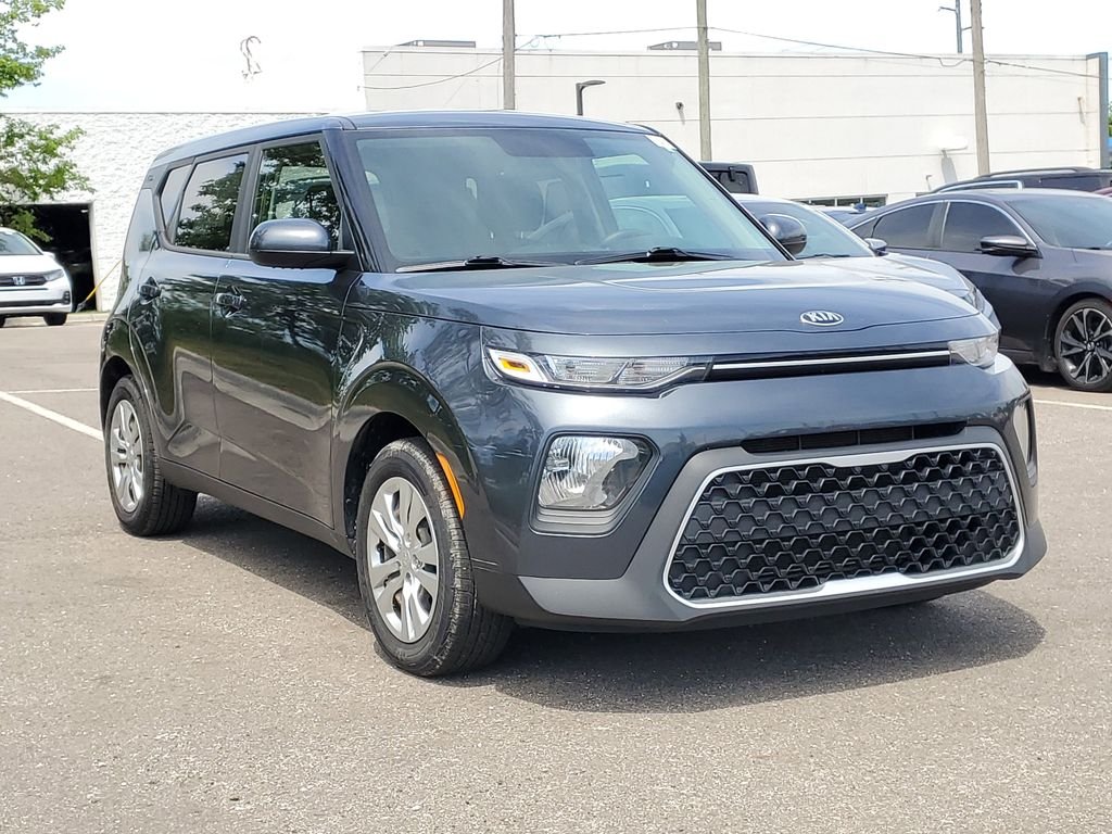 Used 2020 Grey Kia LX image 4