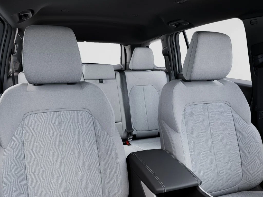 New 2026 Bright White Clear-Coat Exterior Paint Jeep Laredo image 26