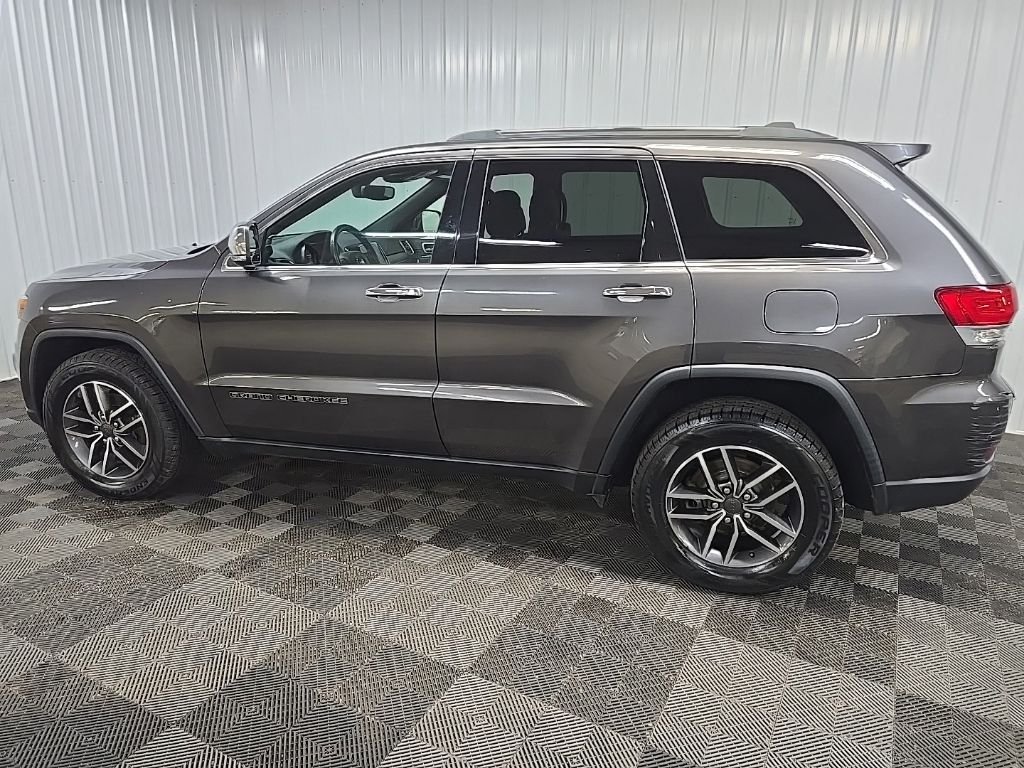 Used 2020 Gray Jeep Limited image 4
