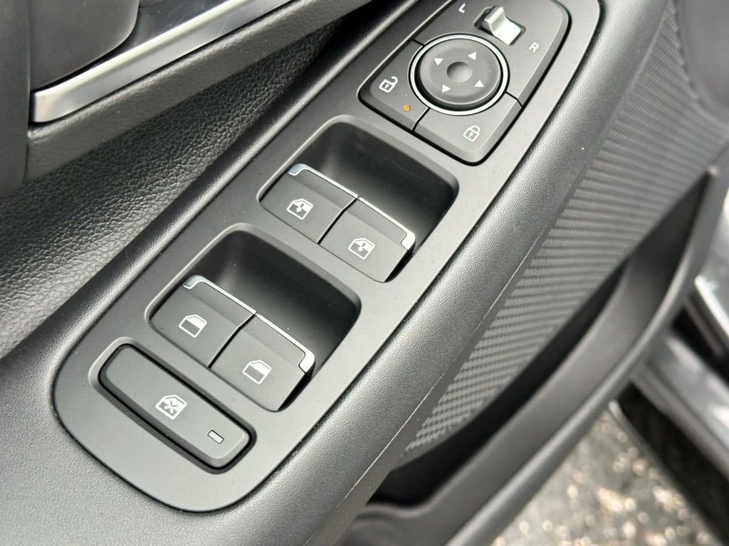Used 2026 Gray Hyundai SEL Sport image 9