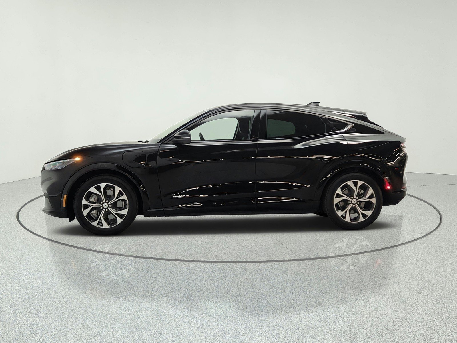 Used 2021 Shadow Black Ford Premium RWD image 8